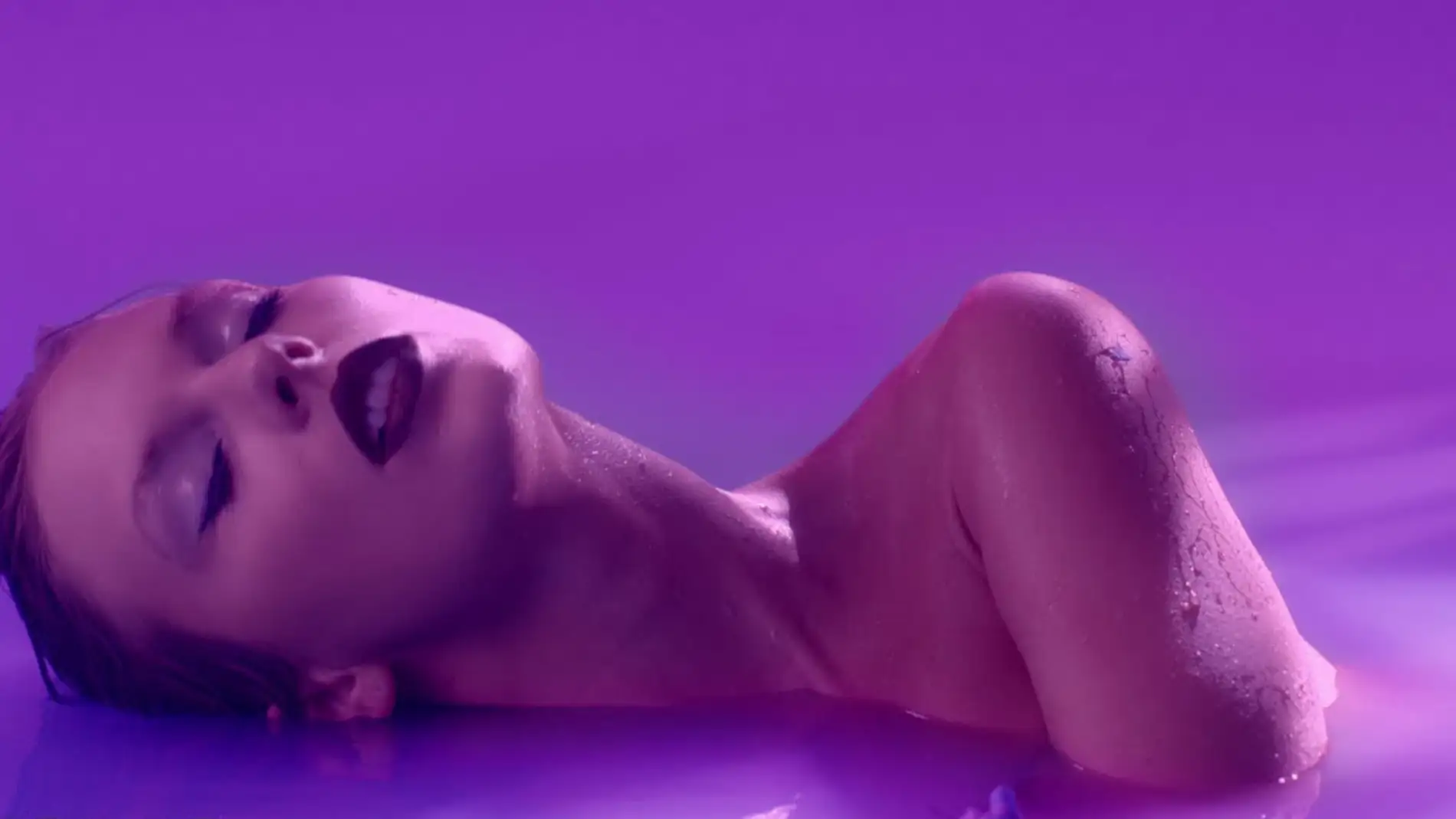 taylor-swift-estrena-videoclip-lavender-haze_98.jpg.webp