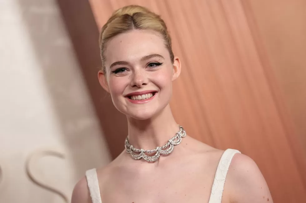 elle-fanning-Oscar2025-cover-2325.webp