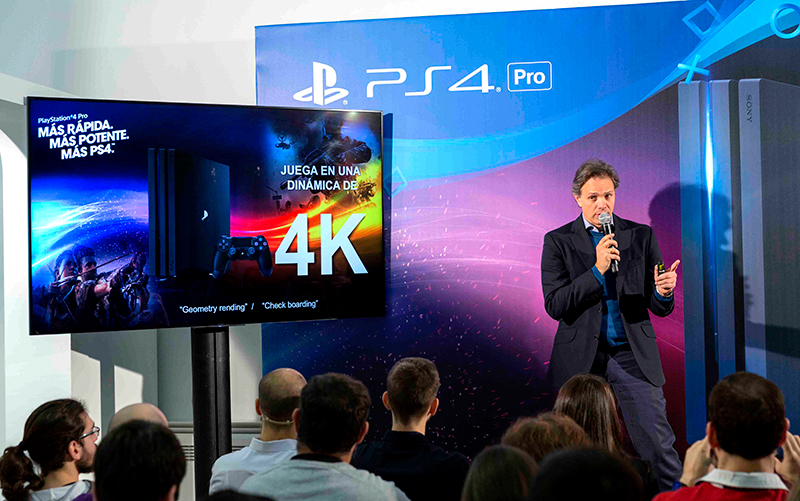 Jorge Huguet, director de Marketing de PlayStation Iberia, durante la presentación de PlayStation 4 Pro.