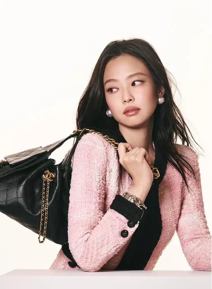 Jennie-For-CHANEL-2-24325.webp