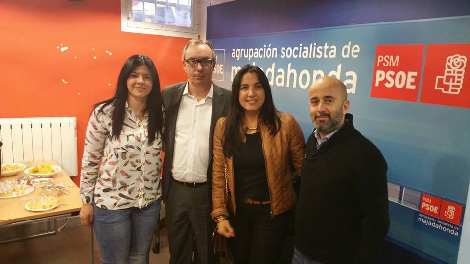 Javier Vales, secretario general del PSOE en Majadahonda (el último por la derecha). 