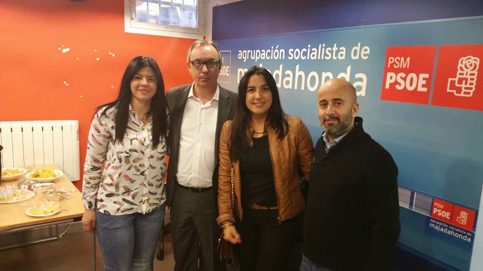 Javier Vales, secretario general del PSOE en Majadahonda (el último por la derecha). Javier Vales, secretario general del PSOE en Majadahonda (el último por la derecha).