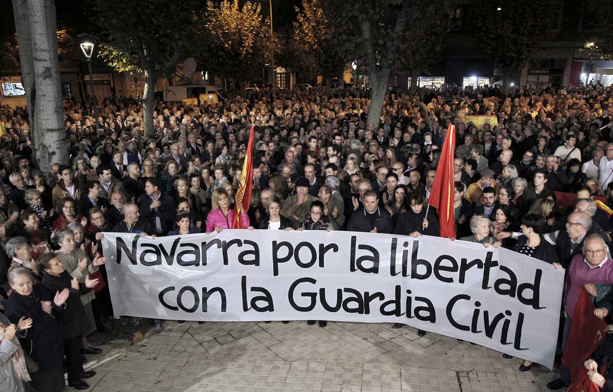 Concentración en solidaridad con la Guardia Civil tras la agresión a dos agentes y sus parejas en Alsasua. 