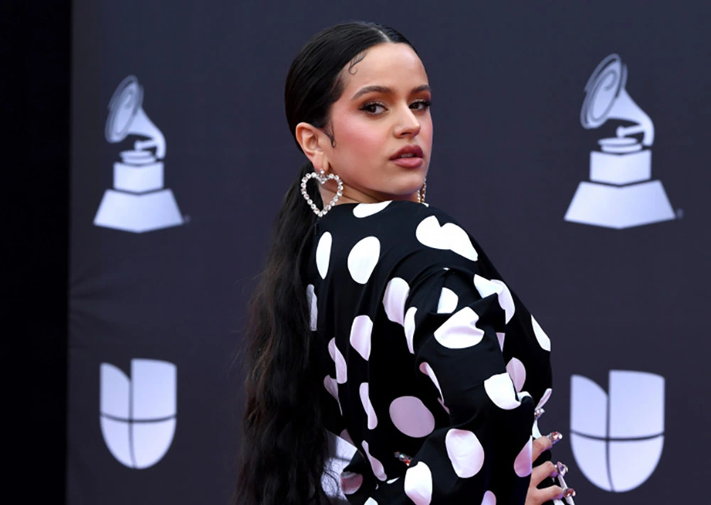 areainvestment-rosalia-en-grammy-latinos-foto-latingrammycom.webp