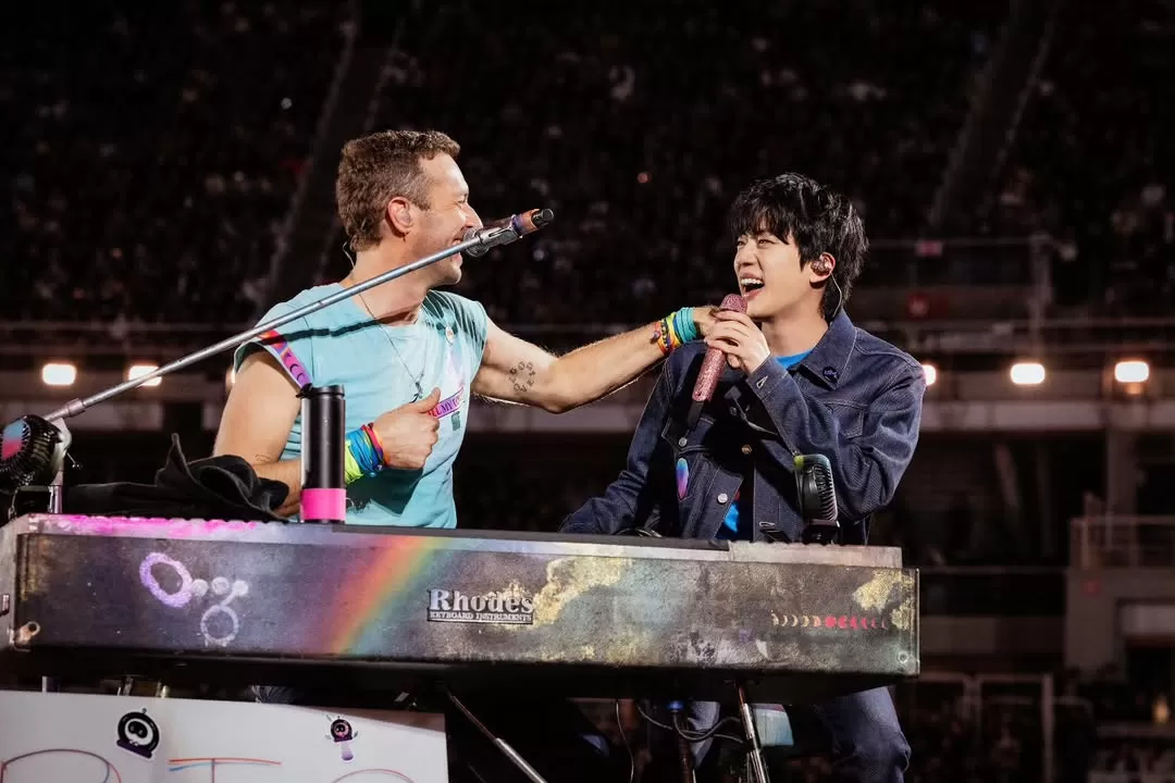 Coldplay_BTS_280425_1.webp