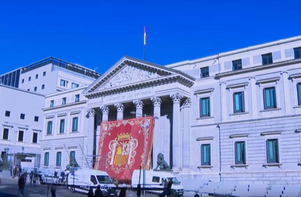 Captura del time-lapse sobre la colocación del baldaquino del Congreso