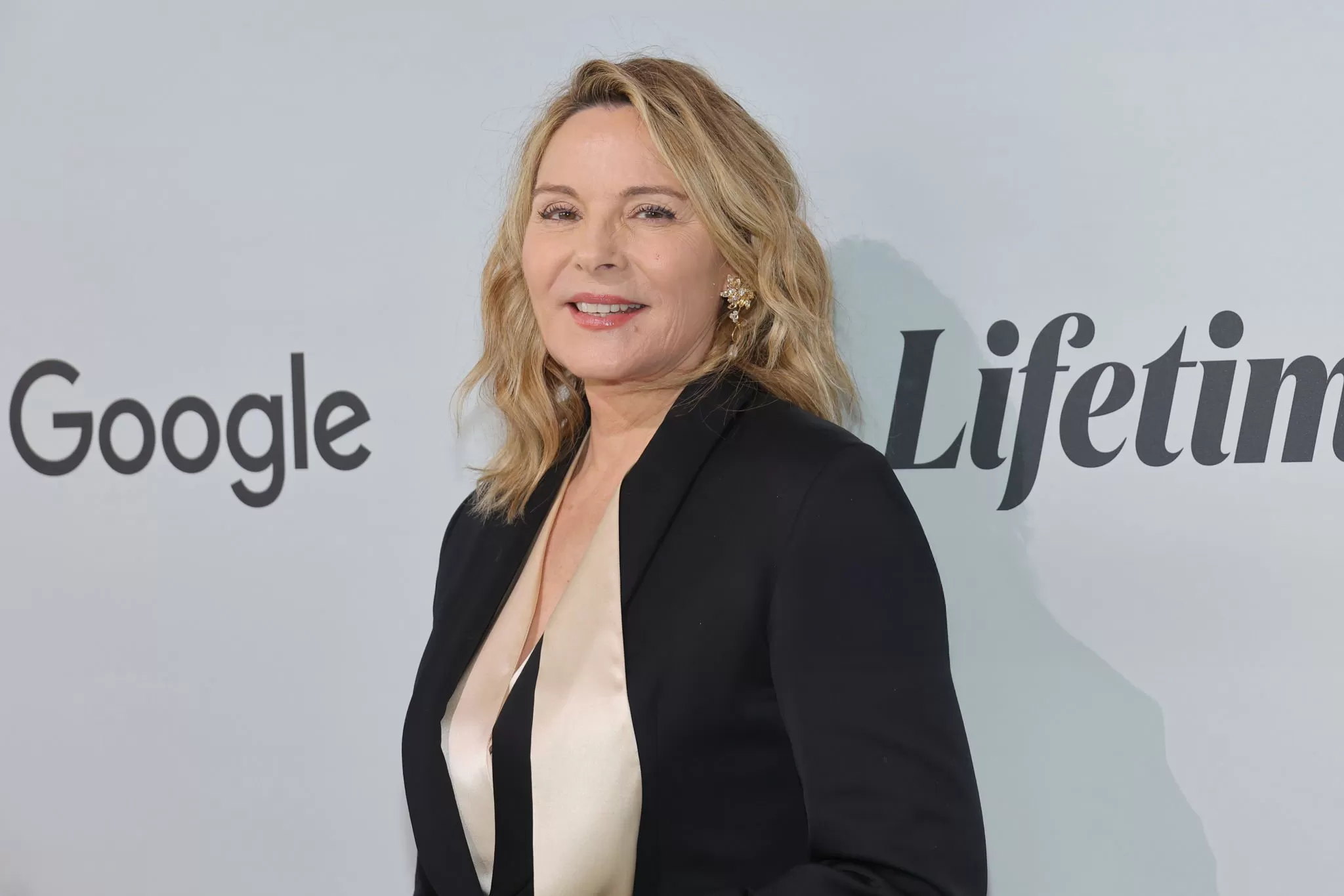 KimCattrall_160625-cover.webp