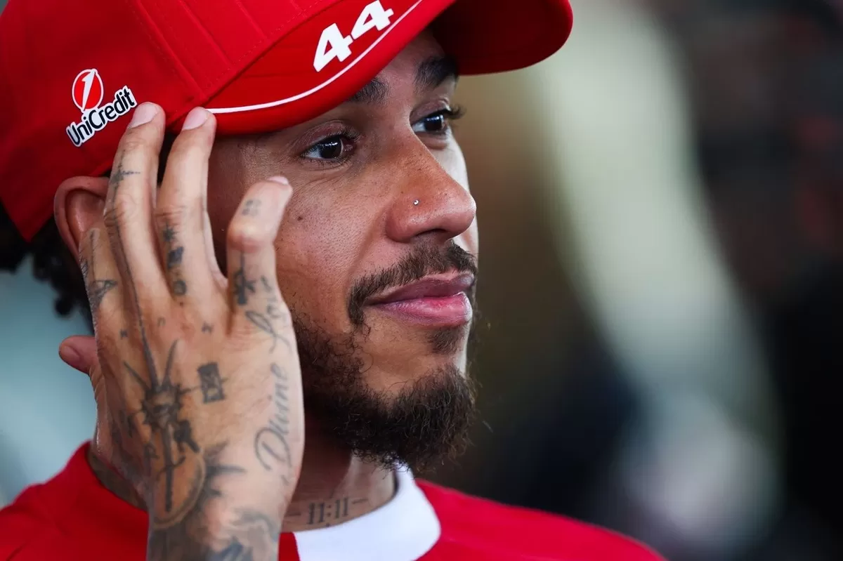lewis-hamilton-ferrari_160625_1.webp