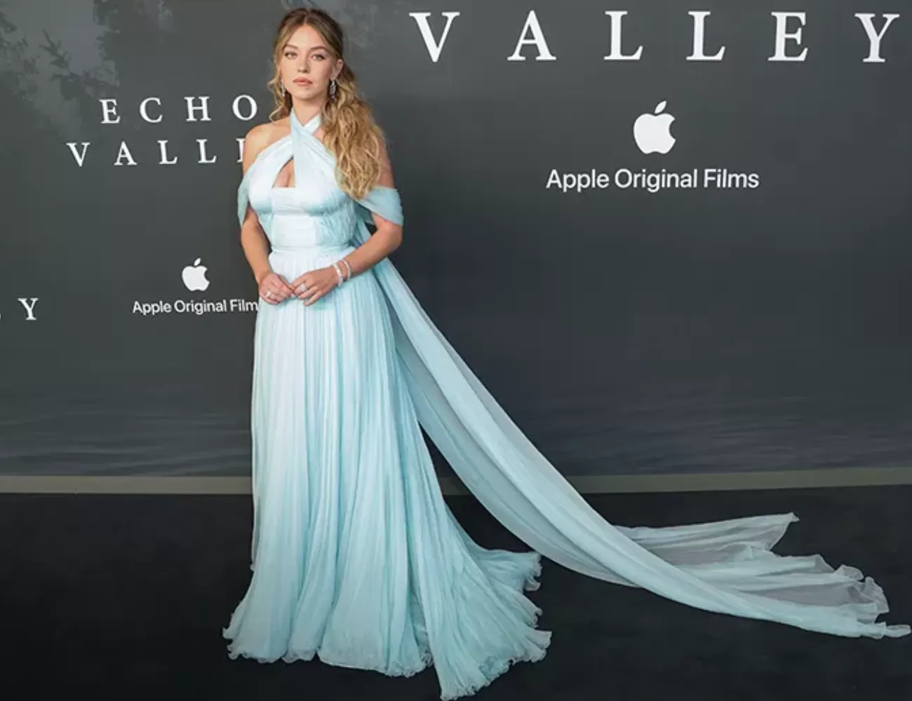 Sydney Sweeney-cover8725-4.webp