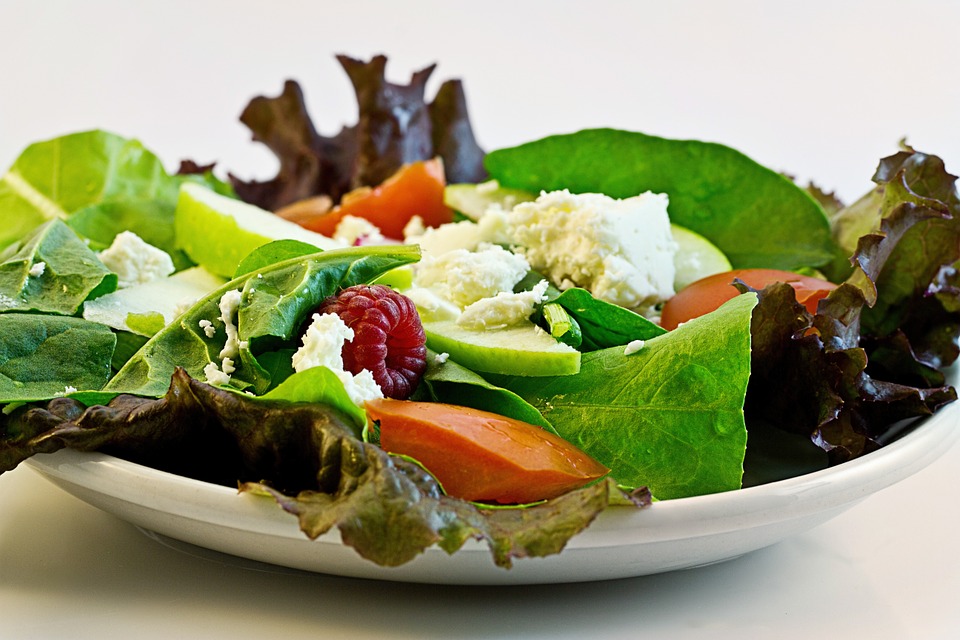 Las ensaladas envasadas favorecen la proliferación de las bacterias de salmonela Las ensaladas envasadas favorecen la proliferación de las bacterias de salmonela