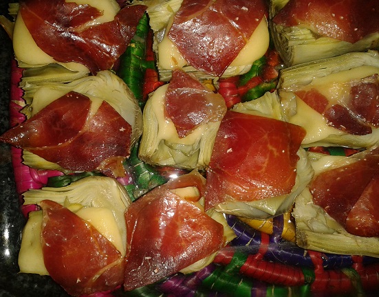 Alcachofas con queso y jamón y rabillo de ternera guisado