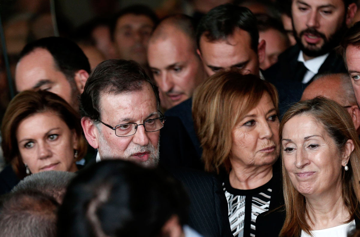 El presidente del Gobierno, Mariano Rajoy,  Maria Dolores Cospedal,  Ana Pastor y Celia Villalobos a la salida del funeral de Rita Barberá
