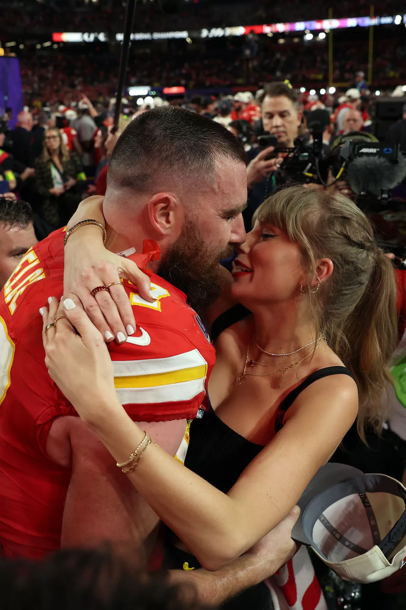 TaylorSwiftTravisKelce_090925_1.webp