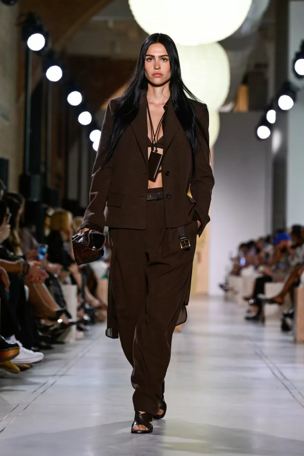 michael-kors-runway-ss26-2-120925.webp