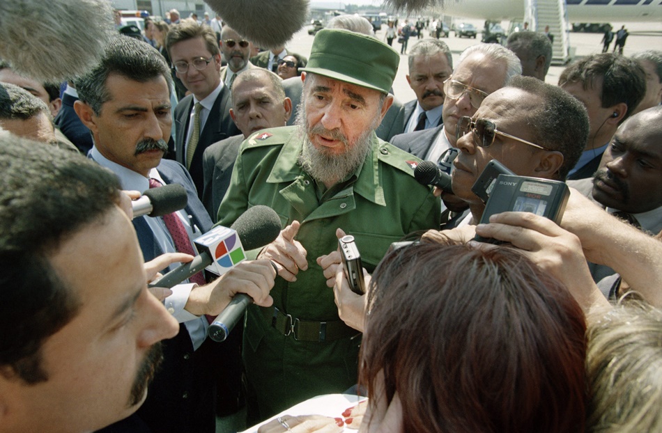 Fidel Castro con los medios de comunicación en una imagen de archivo. 