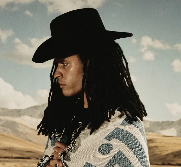 Lewis Hamilton-Plus44-cover-141025.webp