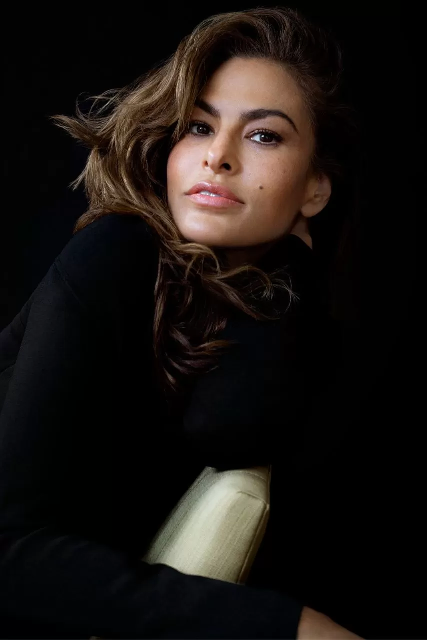 Eva Mendes-Stella McCartney-2-181125.webp