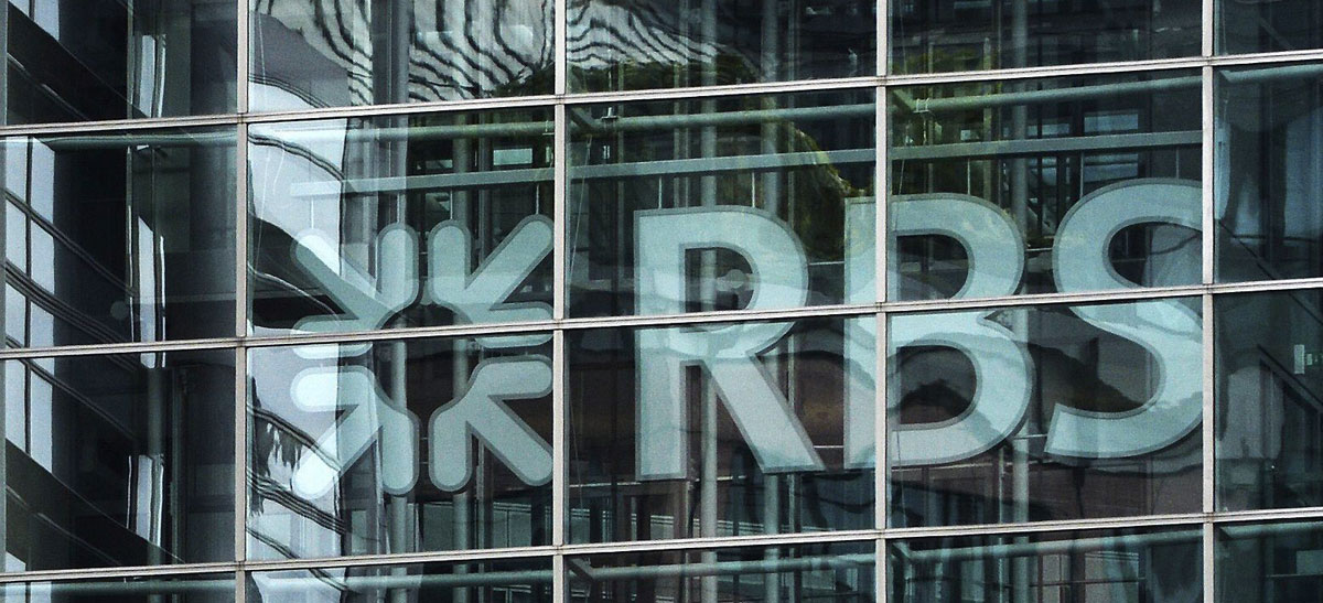 En la imagen, logotipo del Royal Bank of Scotland (RBS) en su sede de Londres, Reino Unido. 
