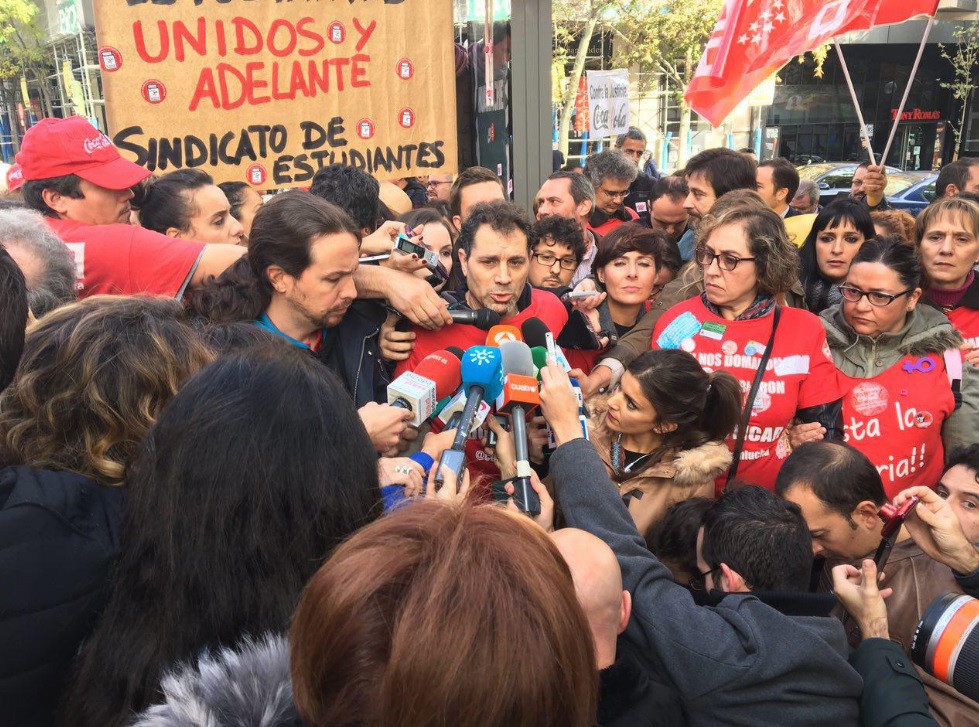 Pablo Iglesias en la manifestación de Coca-Cola frente a Génova