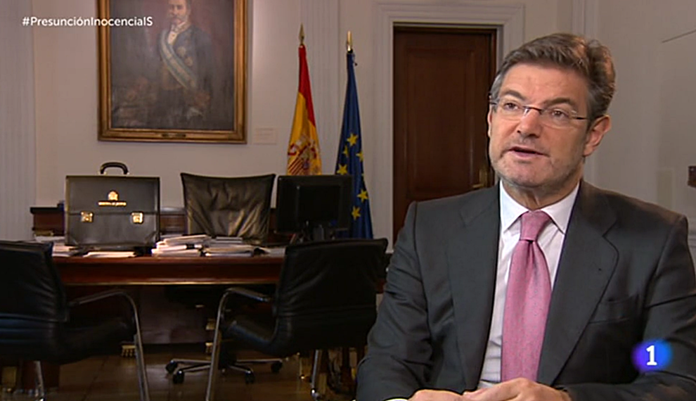 Rafael Catalá, ministro de Justicia, durante su intervención en el reportaje 'Presunción de Inocencia' de Informe Semanal.