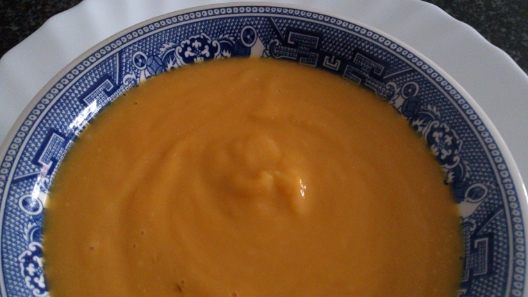 Crema de zanahorias y patatas  y gallo relleno de jamón