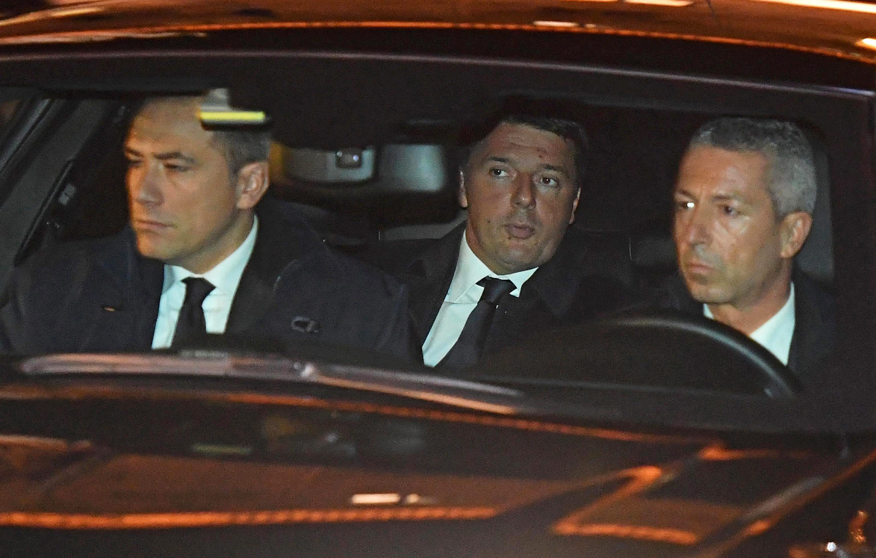 El primer ministro de Italia, Matteo Renzi a su llegada al palacio del Quirinale, sede de la jefatura del Estado, en Roma. 