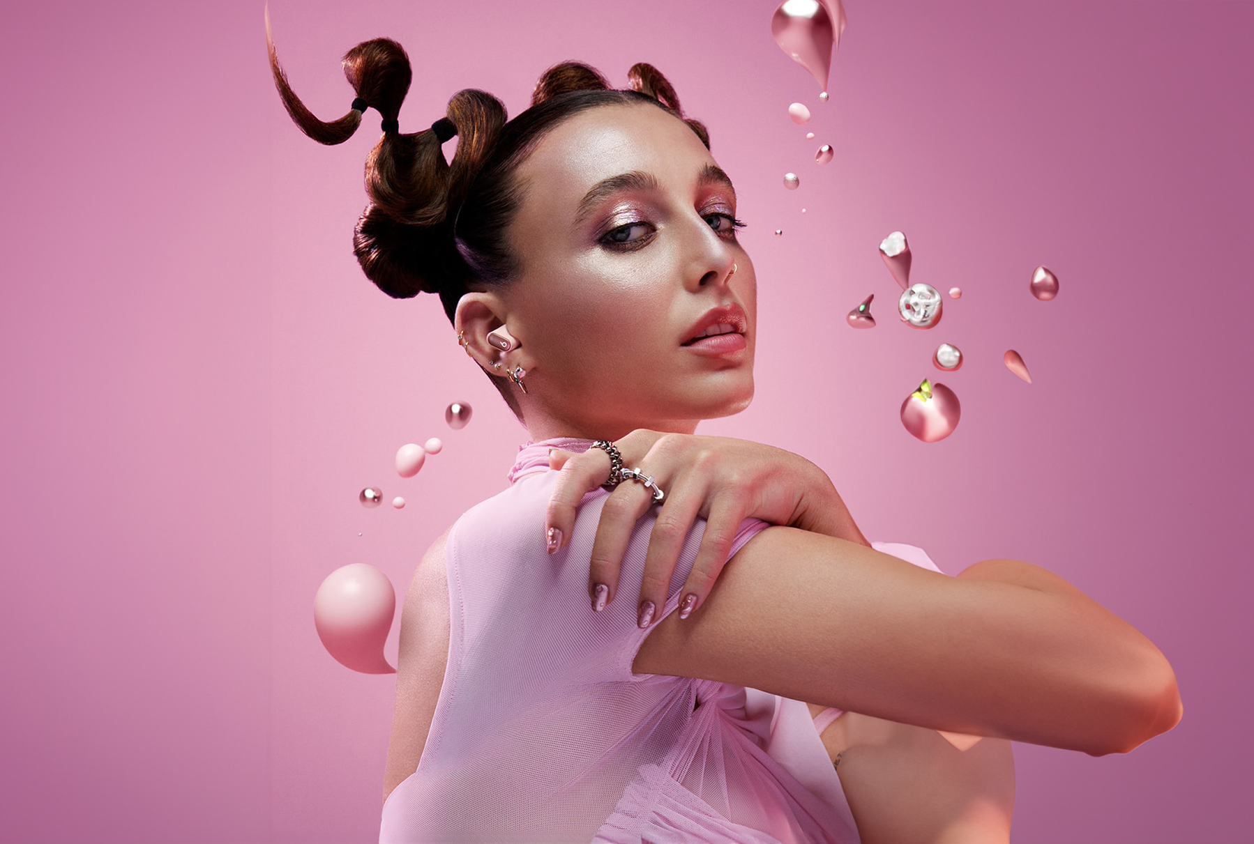 EmmaChamberlain-Cover-230082023.jpg