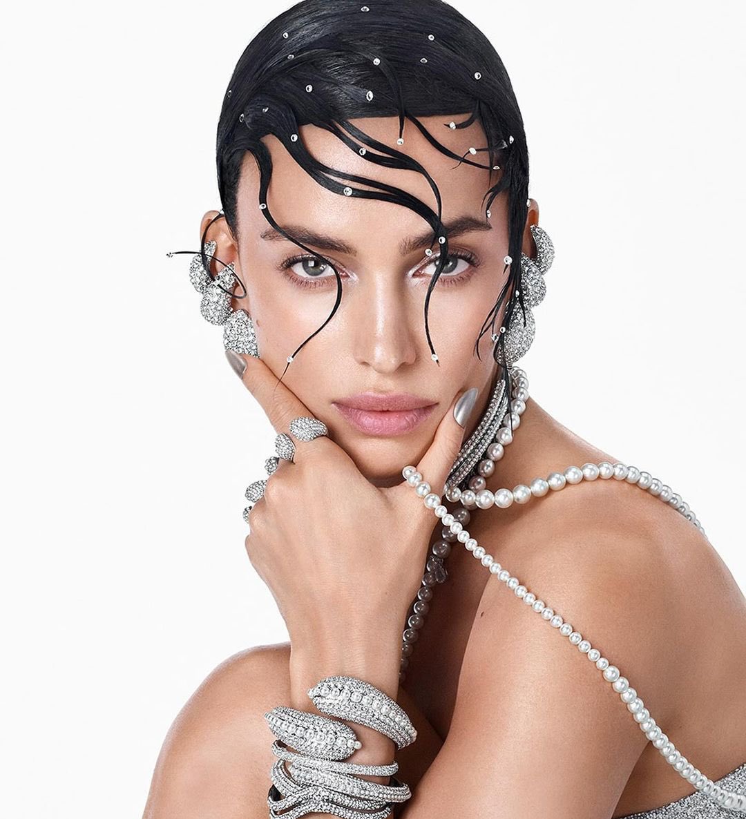 IrinaShayk_Swarovski_280324_Cover.jpeg