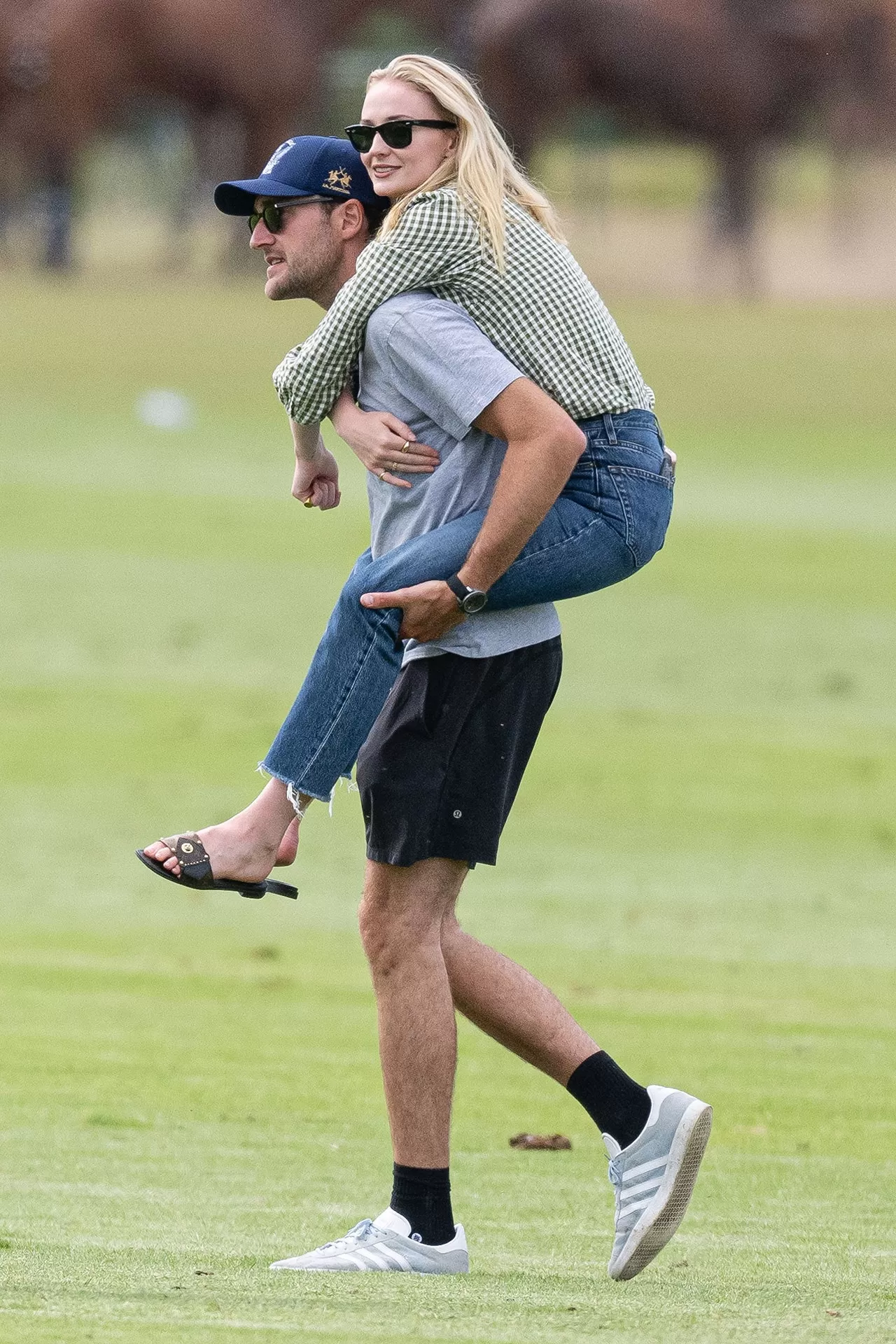 Sophie Turner-xmagcover-040724.webp