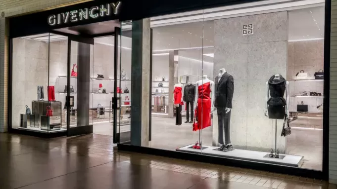 Givenchy-xmagcover-250924.webp