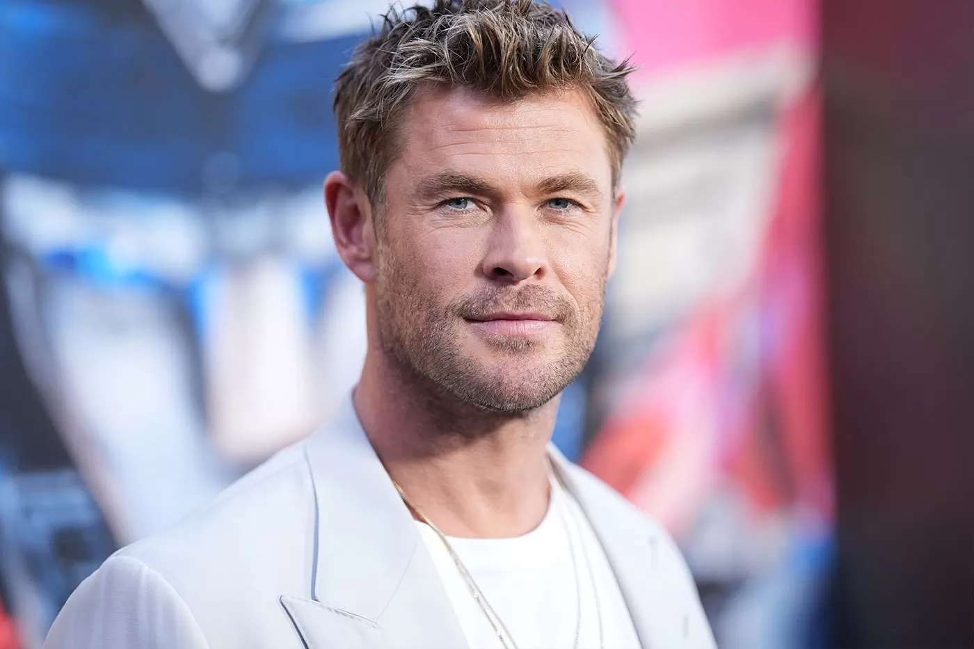 ChrisHemsworth_Prince_241024_1.webp