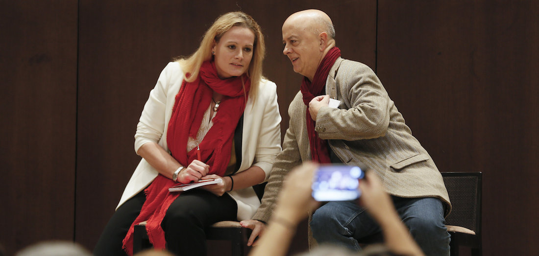 Los diputados socialistas Zaida Cantera y Odón Elorza, este jueves en Sevilla.