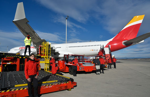 Presentación de los nuevos uniformes de Iberia para su hub.