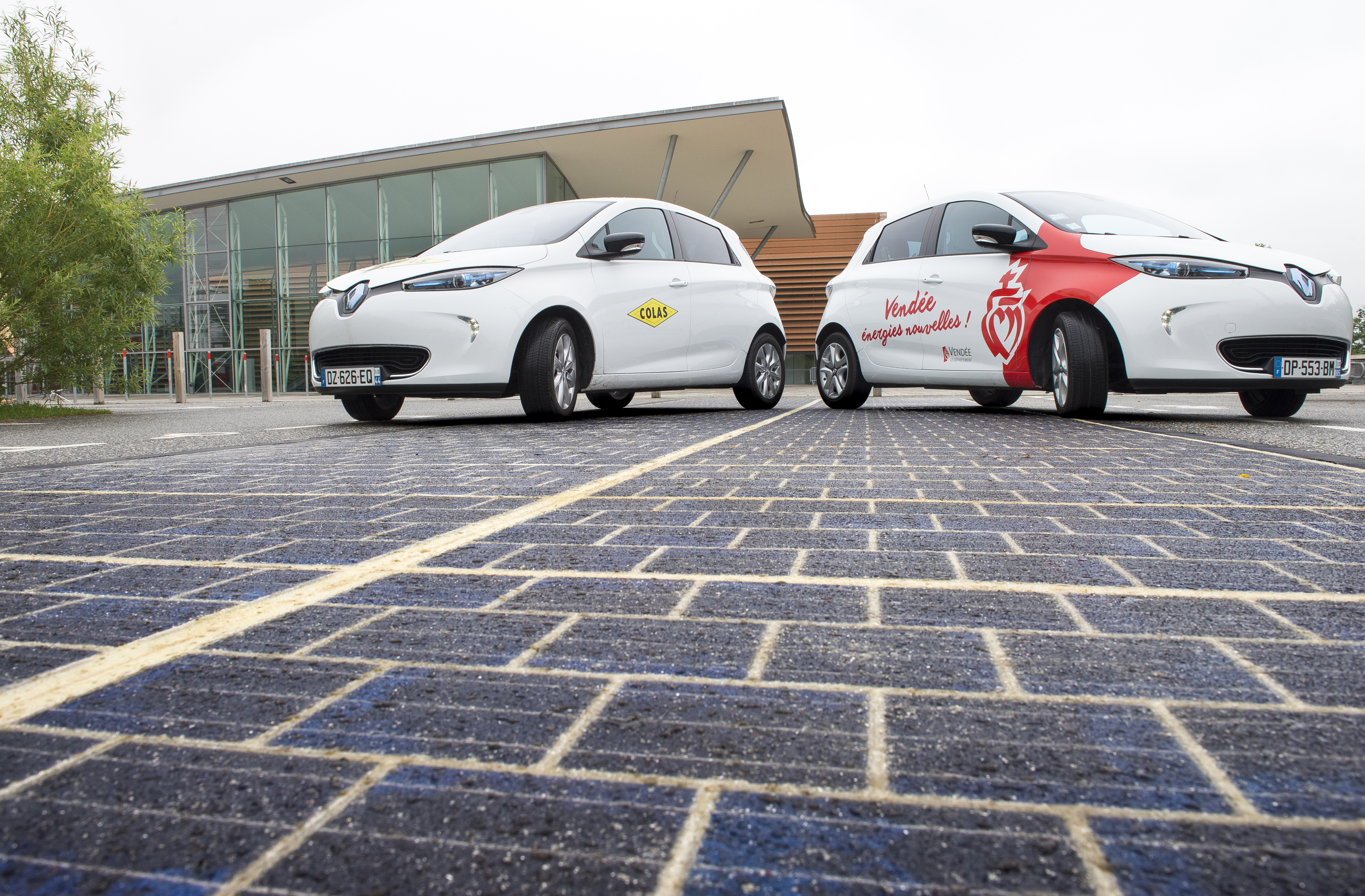 Francia inaugura la primera carretera solar del mundo