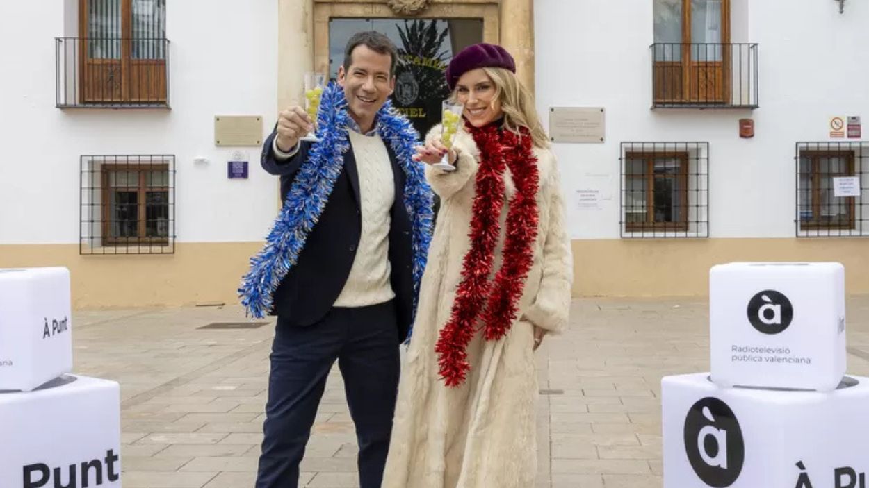 Maria Fuster y Ferran Cano, presentadores Campanadas. À Punt
