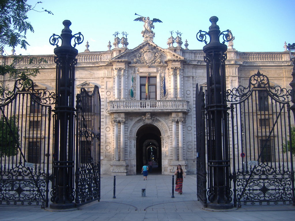 Rectorado de la Universidad de Sevilla, donde sigue impartido clases el profesor condenado por abusar sexualmente de tres profesoras.