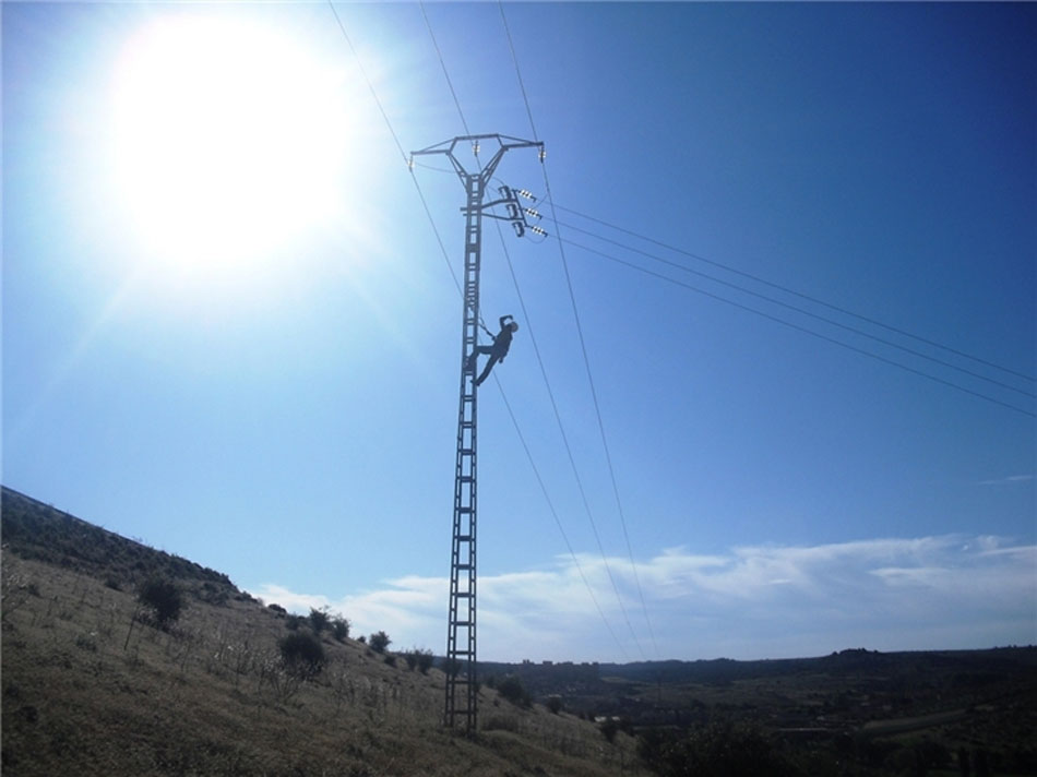 53.000 kilómetros de red eléctrica revisada en 2016 por Iberdrola para reforzar la seguridad del suministro