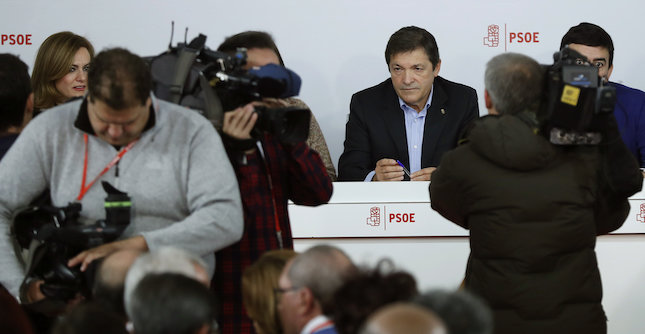 El presidente de la gestora del PSOE, Javier Fernández. 