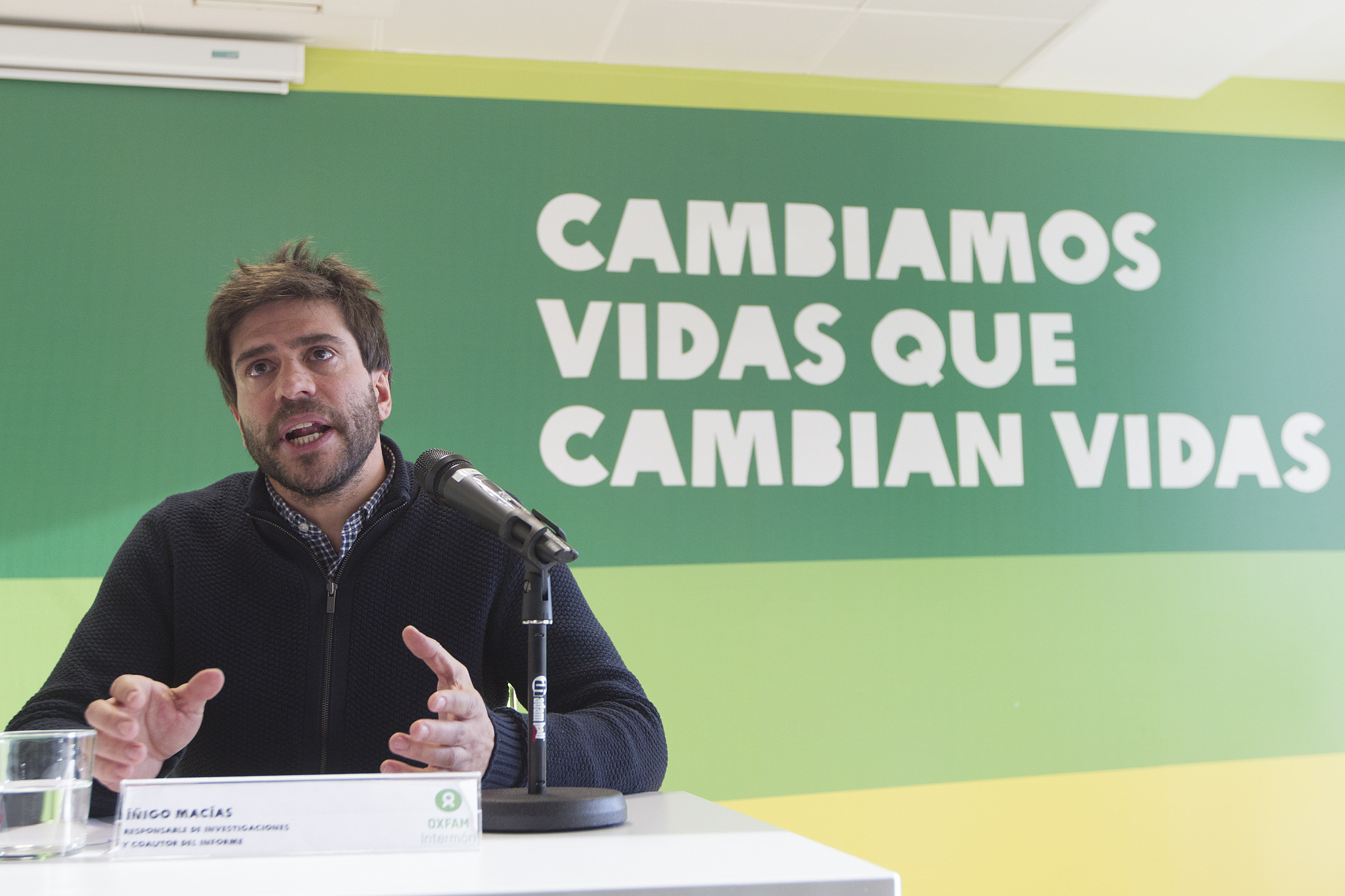 El director general de Oxfam Intermón, José María Vera, durante la presentación de un informe
