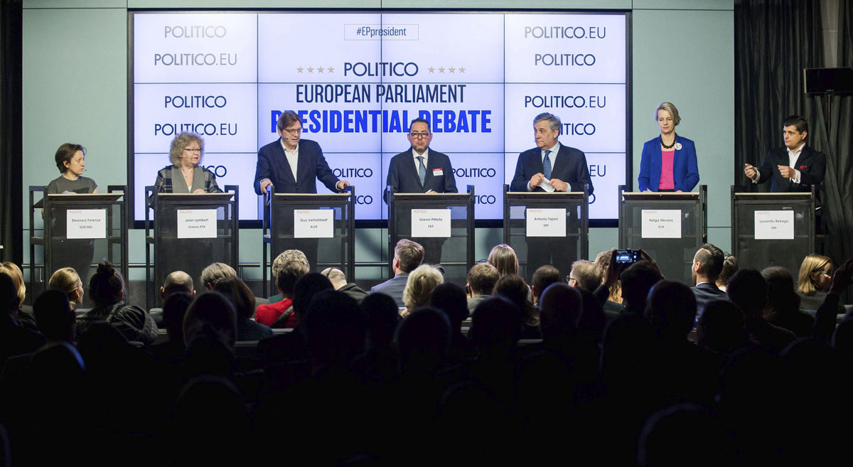 Los siete candidatos a presidir el Parlamento Europeo durante un debate