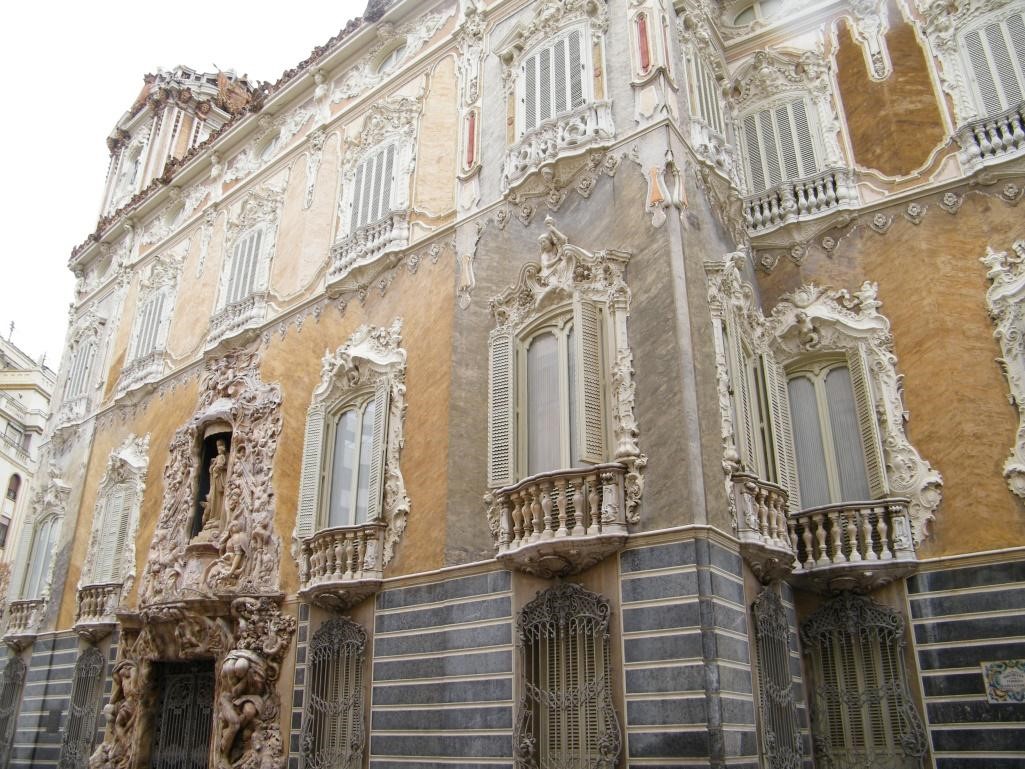 Colegio Arte Mayor de la Seda.