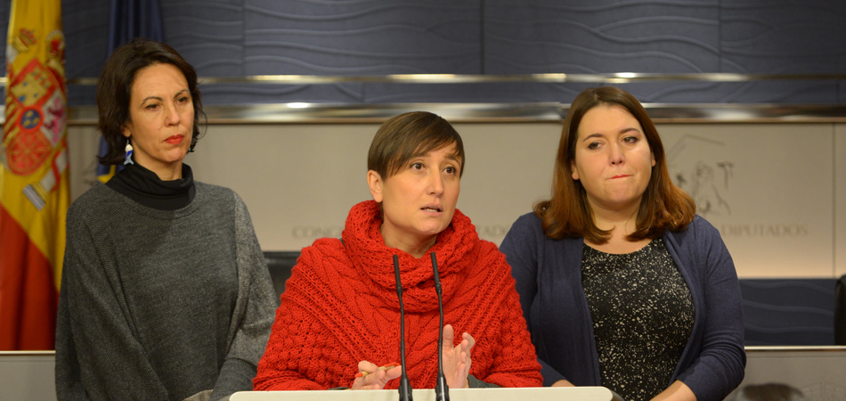 Eva García Sempere, Marta Sibina y Ángela Rodríguez explican la propuesta para legalizar la eutanasia 