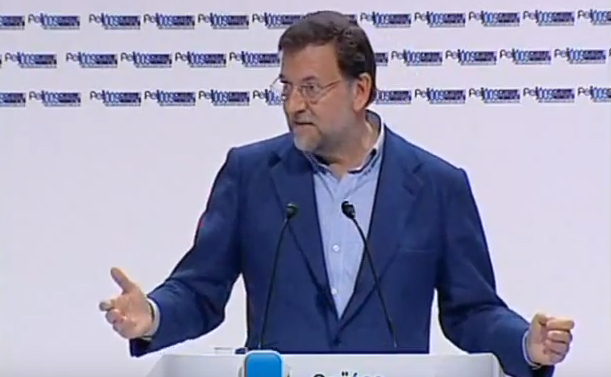 Mariano Rajoy en 2009, en Lugo, pidiendo dimisiones porque había nevado