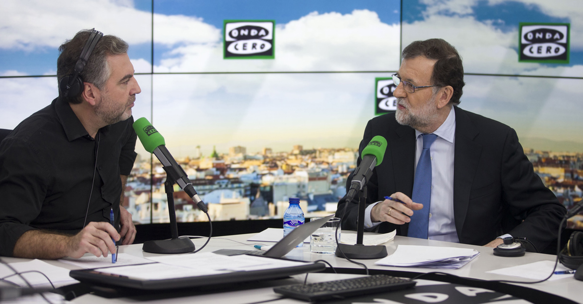 El presidente del Gobierno, Mariano Rajoy, entrevistado por Carlos Alsina