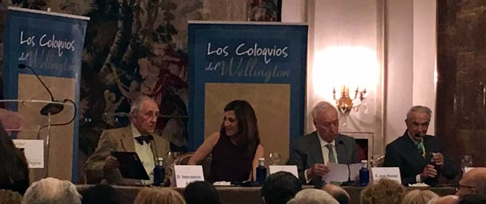 Inocencio Arias, Ana Samboal, José Manuel García Margallo y José María Carrascal, en el debate sobre Trump.
