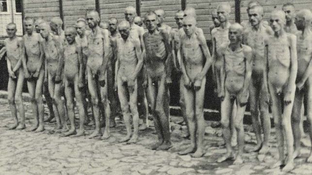 Imgen de un grupo de prisioneros soviéticos en el campo de concentración de Mauthausen. 
