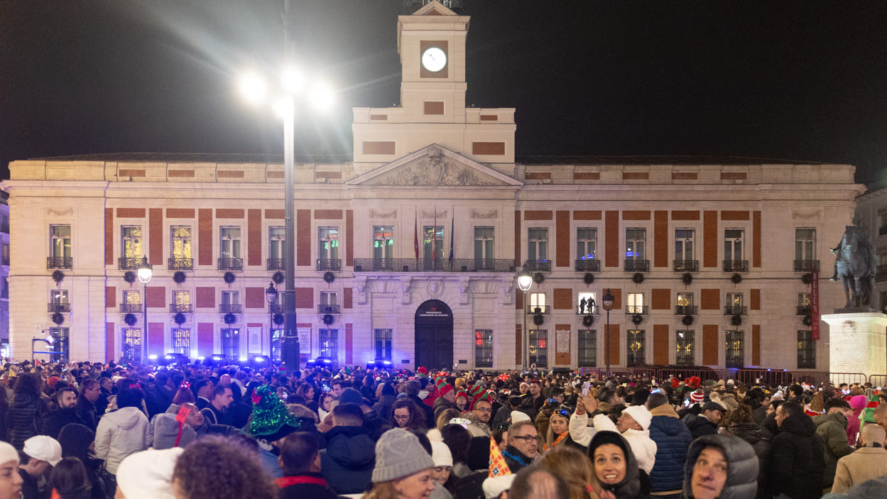 Imagen de la Puerta del Sol en la Nochevieja de 2023. EP.