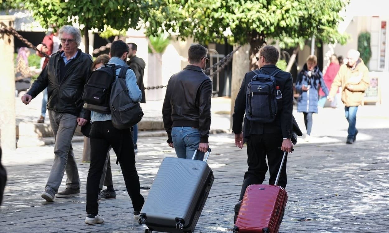 Imagen de archivo de turistas en Andalucía. JUNTA DE ANDALUCÍA