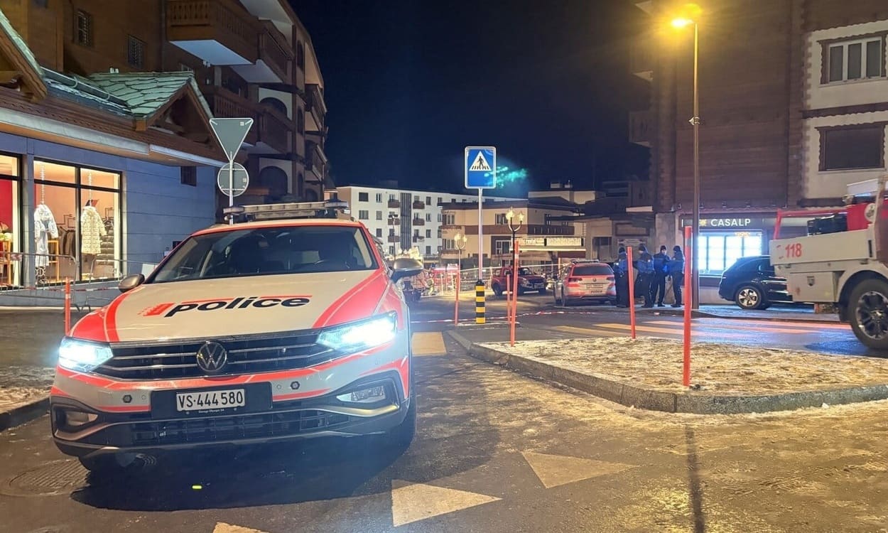 Incendio en el bar Le Constellation de la estación de esquí de Crans-Montana, Valais (Suiza). POLICÍA DE VALAIS