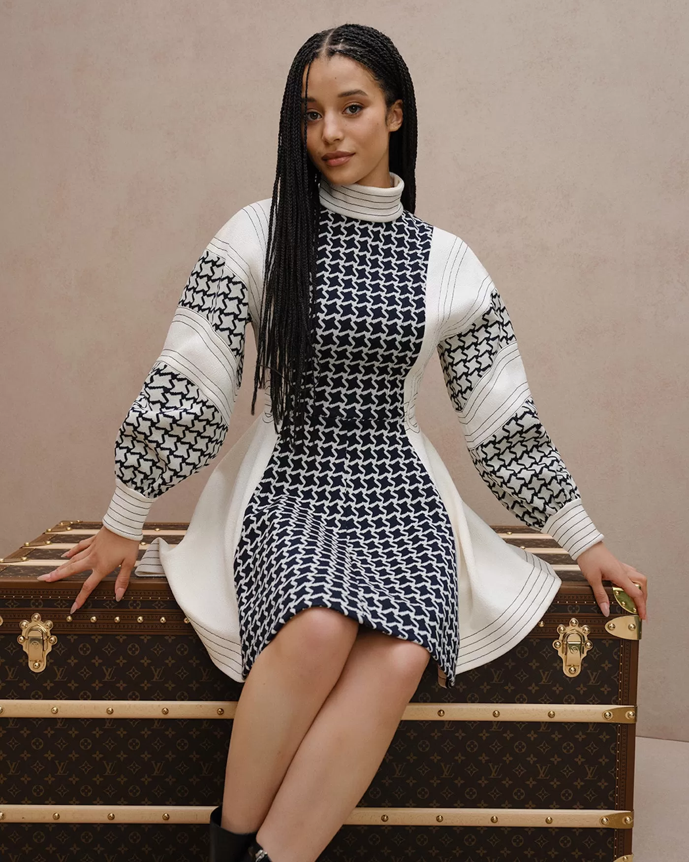 chase-infiniti-louis vuitton-1-111225.webp